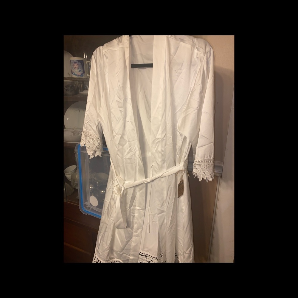 White lace trimmed bridal robe